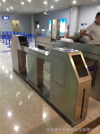 北京T3航站楼人脸识别闸机